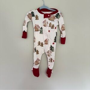 Burt’s Bees Christmas Gingerbread Footie Pajamas 0-3 Months